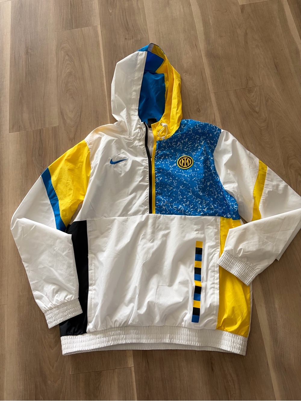 NWOT Nike Inter Milan 3021-2022 hooded jacket L